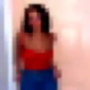 Fatima, 29 ans, en ligne à Arradon pour une rencontre coquine