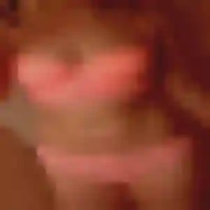 Photo de Noemie à Blanquefort (44 ans) - rencontre adulte discret