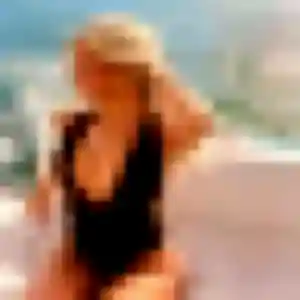 Charmante Sylviane, 21 ans à Boulogne-Billancourt - voir sa photo