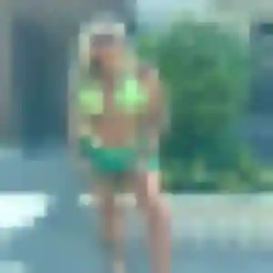 Audrey, 20 ans, connectée à Cazouls-lès-Béziers pour un rencontre adulte