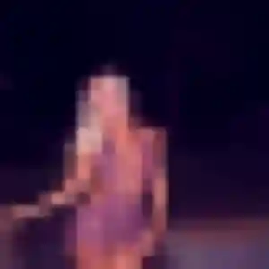 Contacte Veronique, 19 ans à Cranves-Sales gratuitement