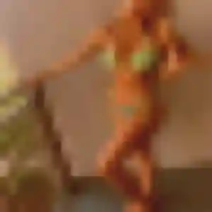 Belle Ursula, 19 ans à Dives-sur-Mer - voir sa photo