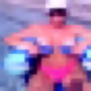 Emeraude, 36 ans, en ligne à Dompierre-sur-Mer pour un rencontre adulte