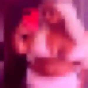Photo sexy de Noura, 22 ans à Eyguières - rencontre coquine