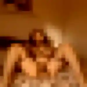 Inaya, 25 ans, en ligne à Gruissan pour un rencontre adulte