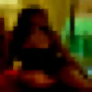 Contacte Imane, 22 ans à Irigny en privé