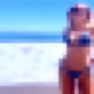 Svetlana, 20 ans, en ligne à La Couronne pour un rencontre adulte