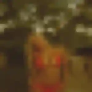 Khadija, 23 ans, en ligne à Landivisiau pour une rencontre coquine