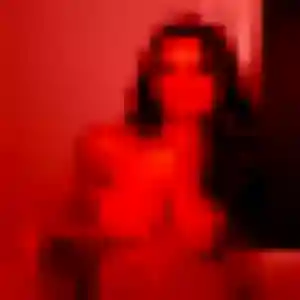 Constance, 24 ans, connectée à Le Palais-sur-Vienne pour un rencontre adulte