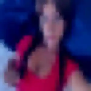Zina (19 ans) à Niort attend une rencontre aujourd'hui
