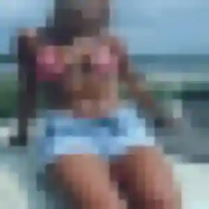 Stephanie, fille de 37 ans veut rencontre adulte à Noyal-Châtillon-sur-Seiche