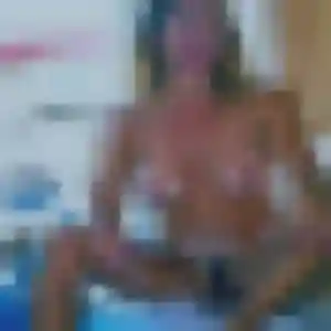 Urielle, 19 ans, cherche un rencontre adulte à Noyal-Châtillon-sur-Seiche