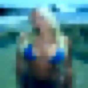 Sexy Rosalie, 22 ans à Olivet - voir sa photo