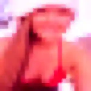 Lucienne, 28 ans, en ligne à Paray-le-Monial pour un rencontre adulte