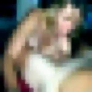 Nora, 33 ans, connectée à Petite-Île pour une rencontre coquine