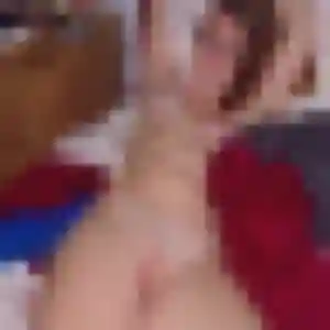 Nina, 28 ans, en ligne à Roquemaure pour une rencontre coquine