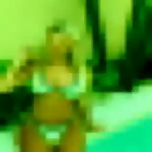 Rosalie, femme de 28 ans propose rencontre adulte à Saint-Florent-sur-Cher