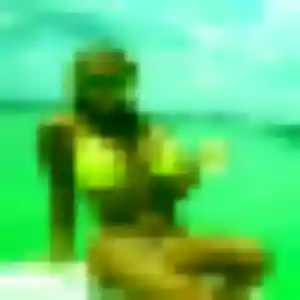 Brune, 28 ans, dispo pour rencontre adulte à Saint-Pierre-en-Auge