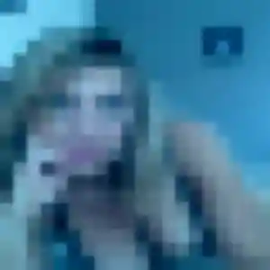 Rejoins Julie, 21 ans à Vernaison gratuitement
