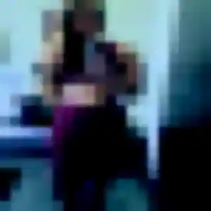 Sara, 20 ans, connectée à Vitrolles pour une rencontre coquine